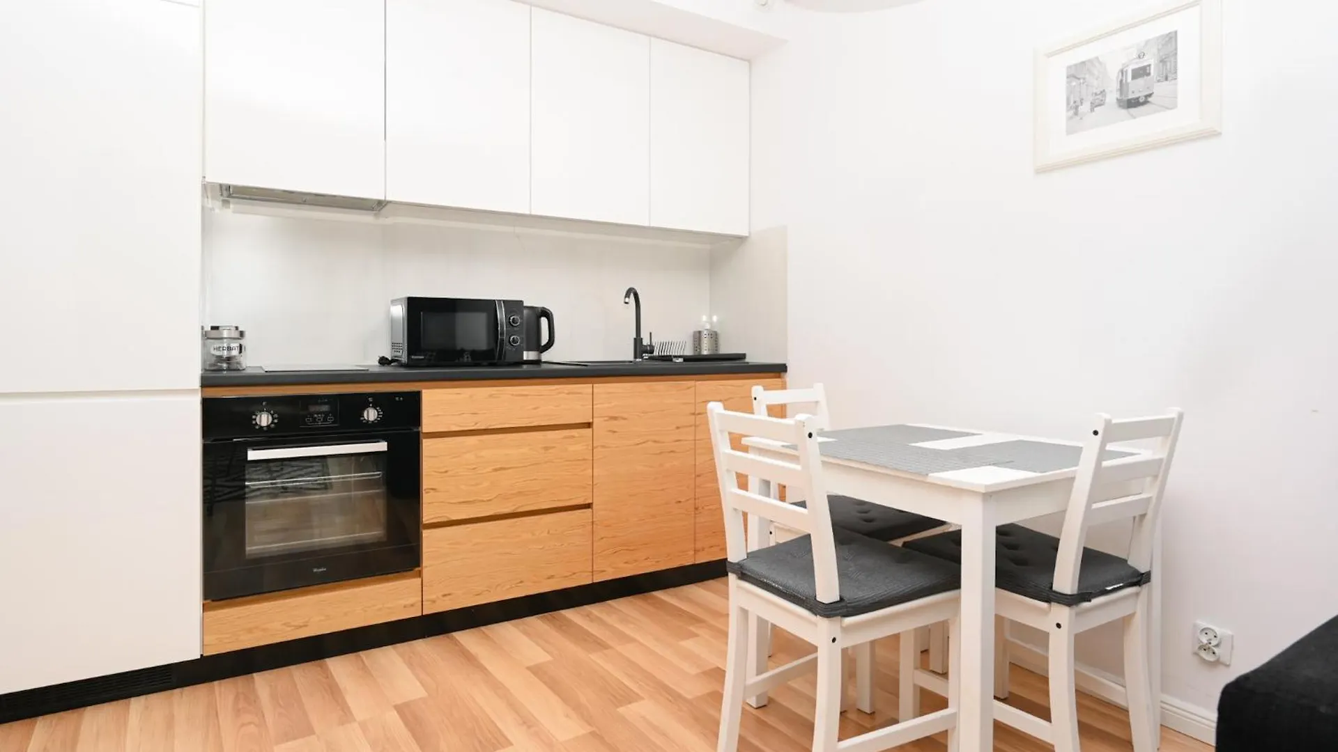 Rentplanet - Apartament Dworska Krakow 0*,  Poland